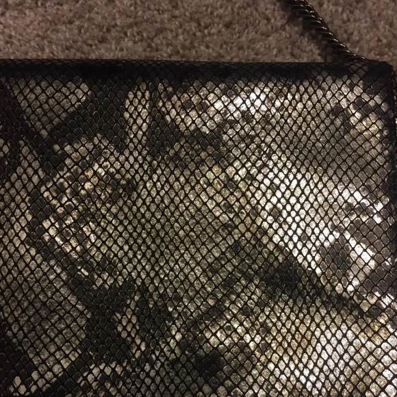 New Guess Purse - Picture 7 of 12